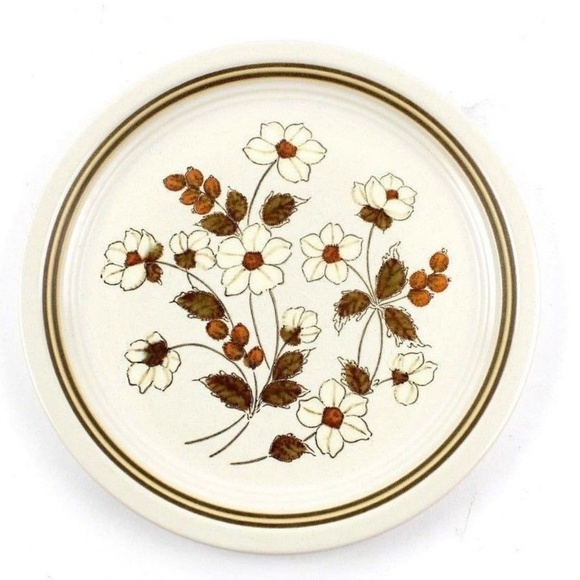 Berry Blossom by JAPAN - Dinner Plate - 10 1/2" Di - Picture 3 of 3